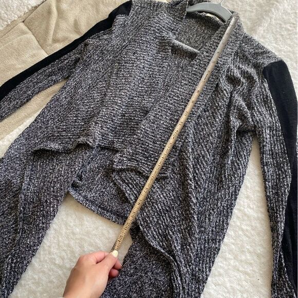 Charming Charlie Gray Shrug Open Sweater Size Medium - Picture 6 of 9